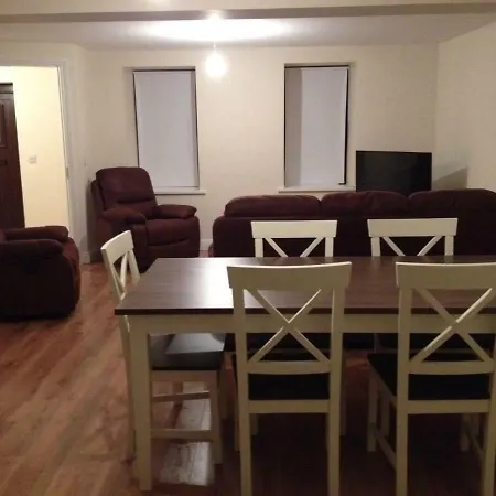 3 Bedroom Newly Furnished * Cork