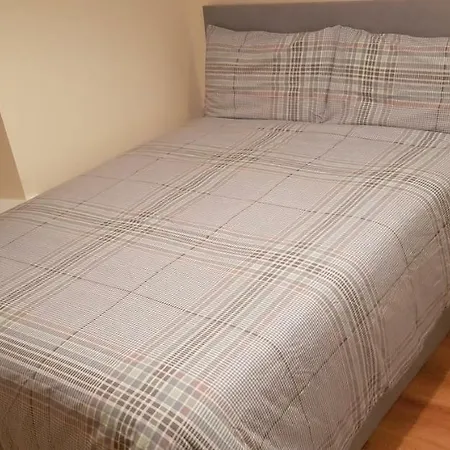 Holiday home 3 Bedroom Newly Furnished *